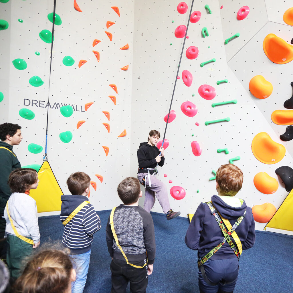 gym-kidszone-lessons-kids-