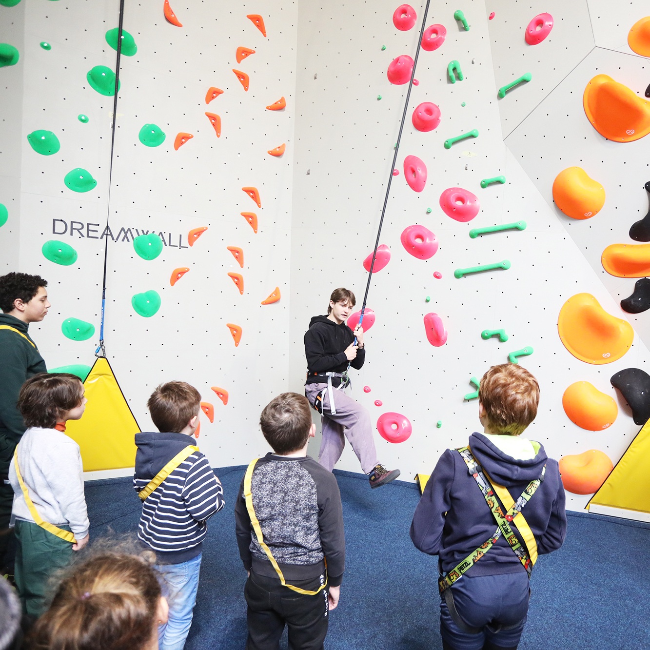 gym-kidszone-lessons-kids-