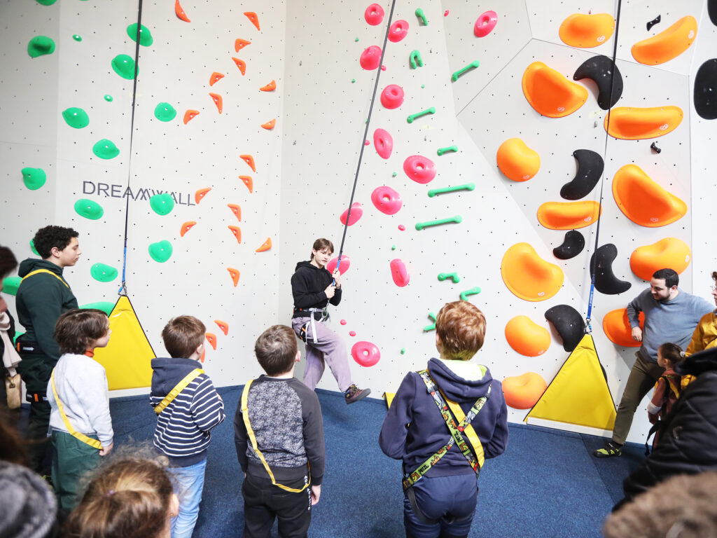 gym-kidszone-lessons-kids-