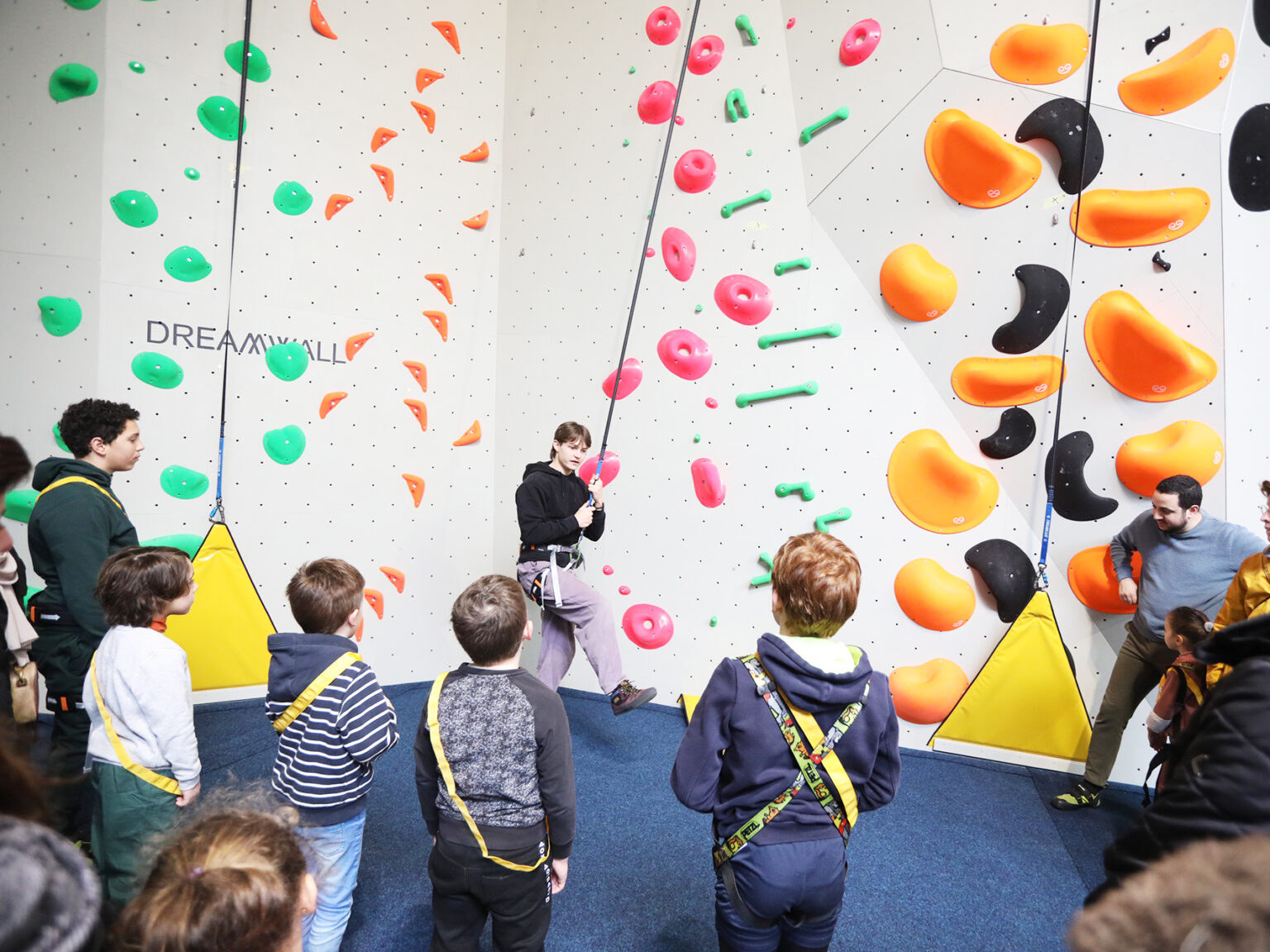 gym-kidszone-lessons-kids-