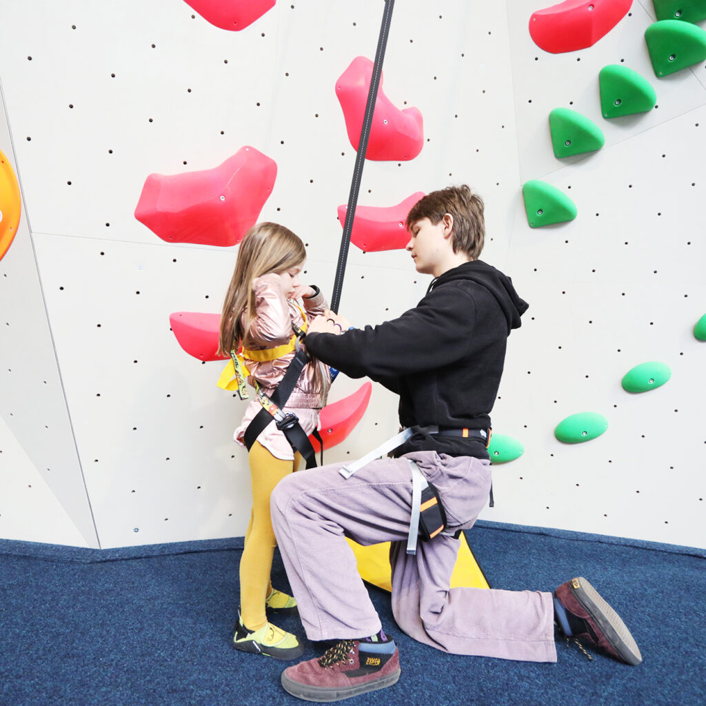 gym-kidszone-kids-lessons-