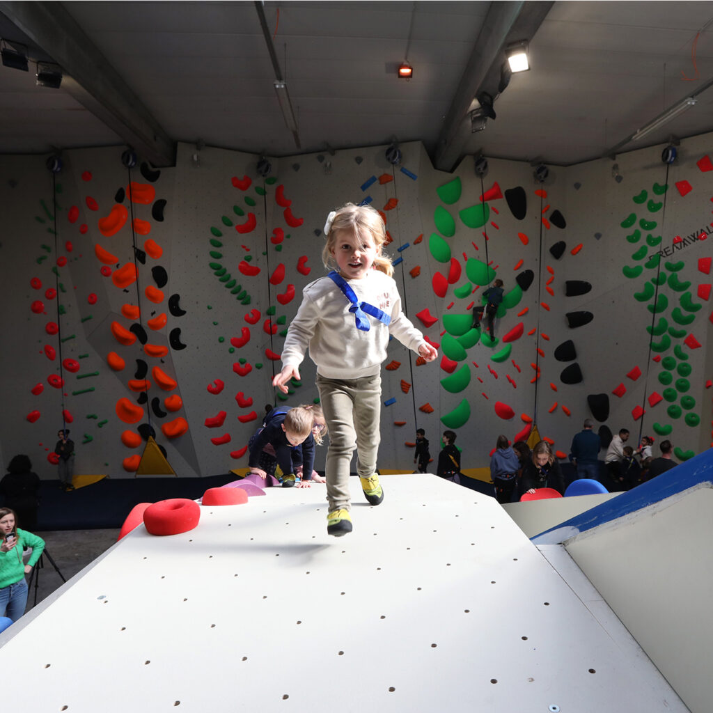 gym-kidszone-kids-