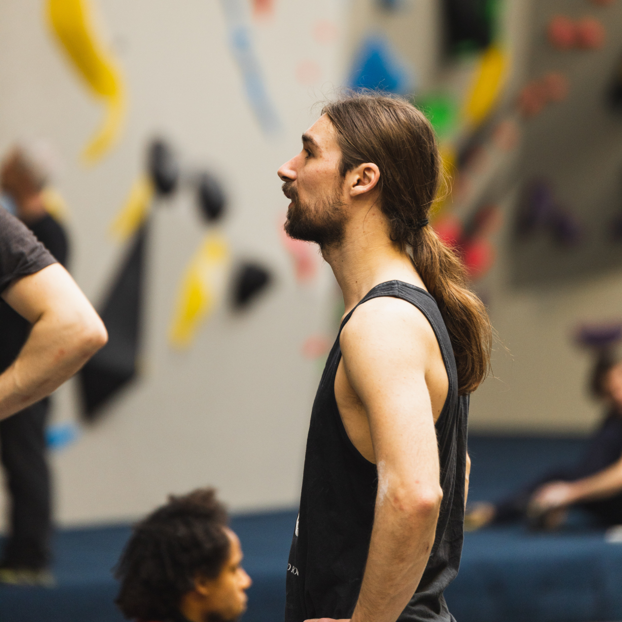 gym-boulderzone-adults-climbers-