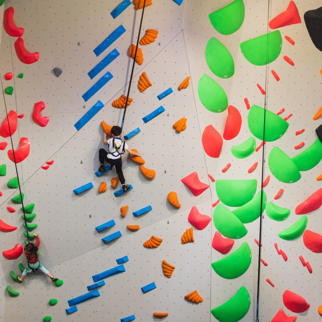 gym-kidszone-autobelay-kids-