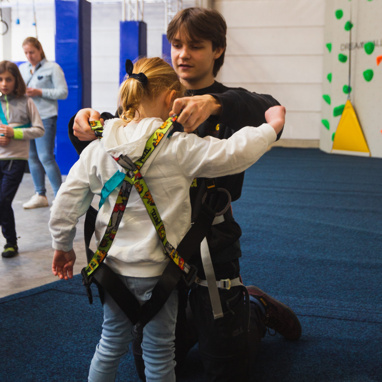 gym-kidszone-autobelay-kids-lessons-