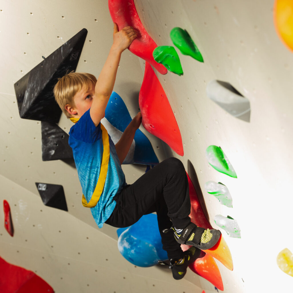 gym-bouldering-kids-climbers-