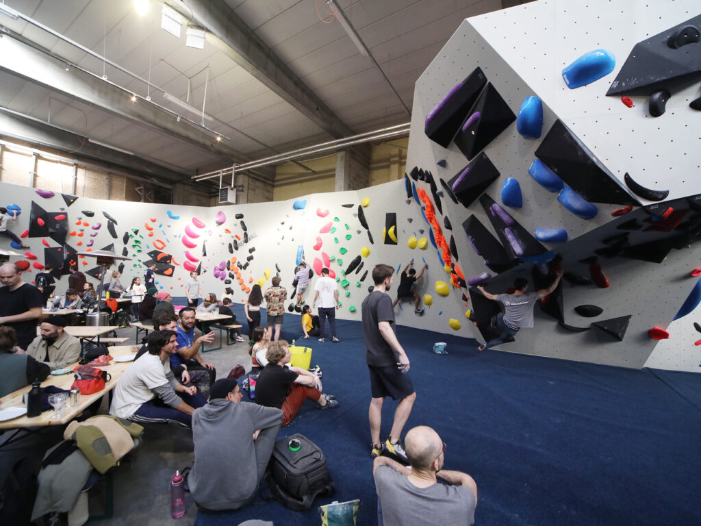 gym-boulderzone-cafetaria-adults-